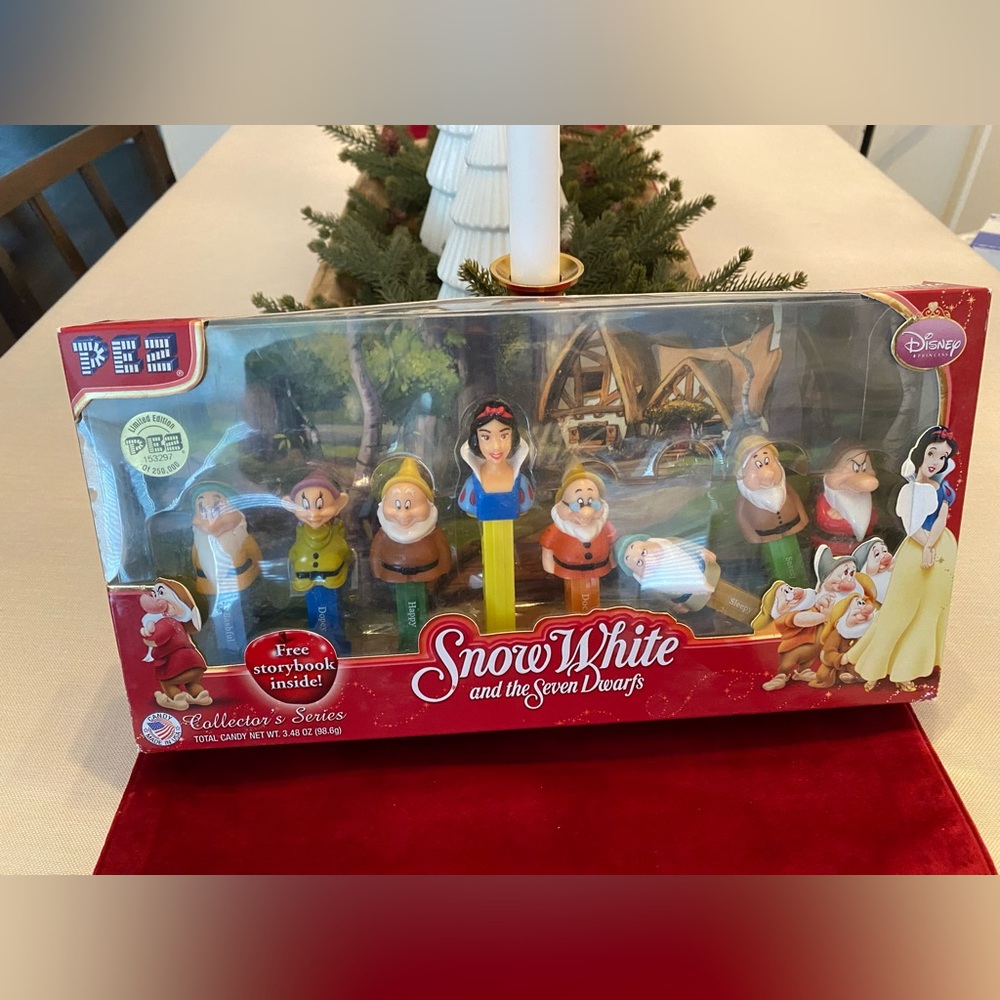 Disney Snow White and the Seven Dwarfs Candy Dispenser Set - Red, Yellow, Blue